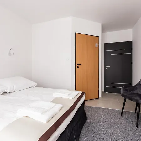 Ludzi Morza 24 ゲストハウス